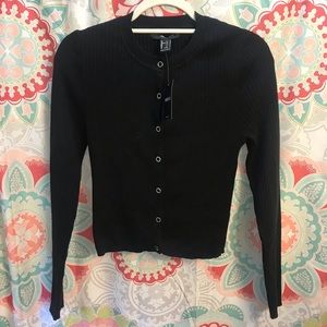 Black long sleeve crop shirt